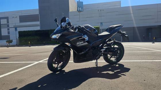 KAWASAKI NINJA 400 KAWASAKI NINJA 400
